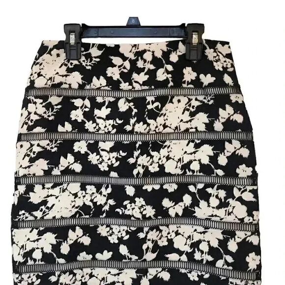 White House Black Market Women's White & Black Floral w Lattice Lined Pencil Str - Picture 4 of 11